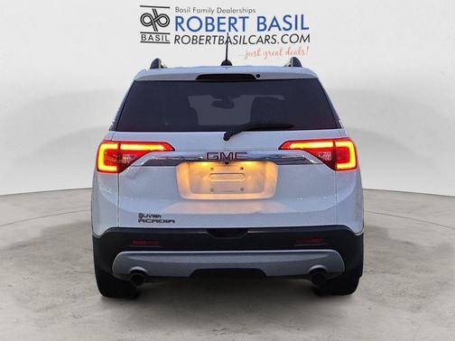 2017 GMC Acadia SLE-2