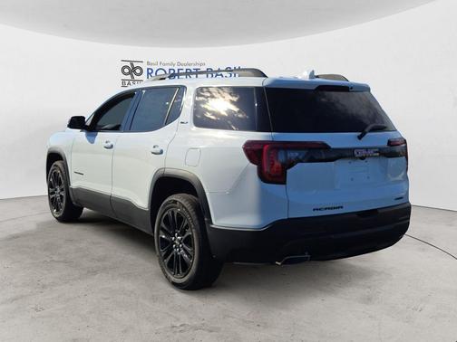 2022 GMC Acadia AWD SLT