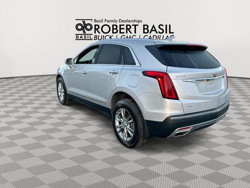 Radiant Silver Metallic 2020 Cadillac XT5 Premium Luxury