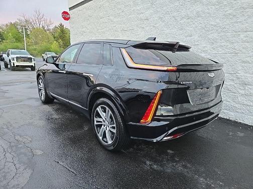 Stellar Black Metallic 2024 Cadillac LYRIQ Tech