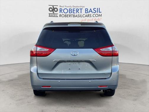 2017 Toyota Sienna SE