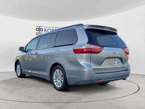 2017 Toyota Sienna SE