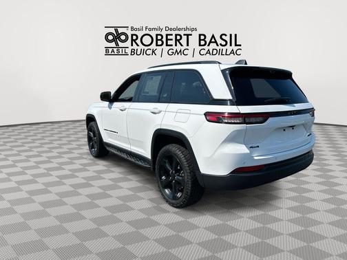 Bright White Clearcoat 2024 Jeep Grand Cherokee Limited