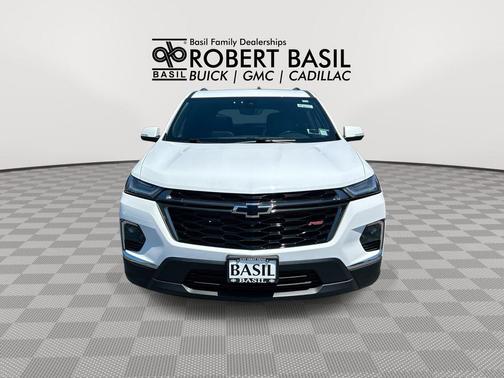 Summit White 2023 Chevrolet Traverse RS