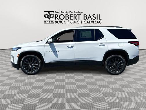 Summit White 2023 Chevrolet Traverse RS