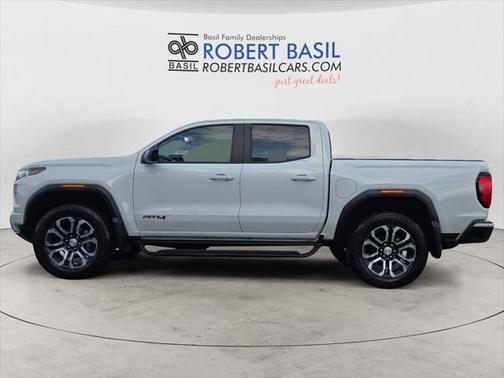 2023 GMC Canyon Base
