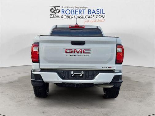 2023 GMC Canyon Base