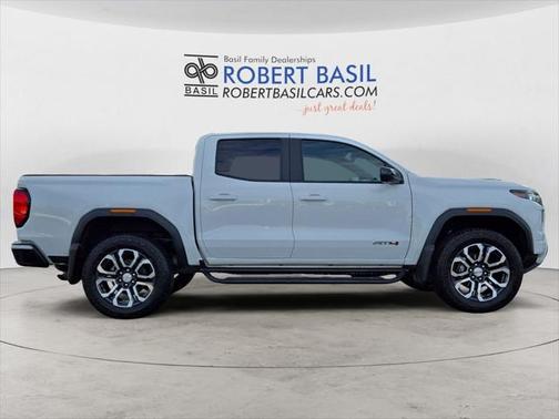 2023 GMC Canyon Base