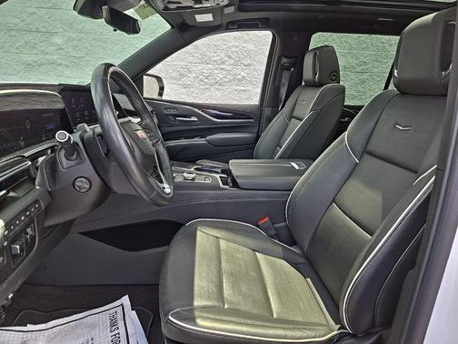 Crystal White Tricoat 2023 Cadillac Escalade Sport