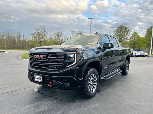Onyx Black 2023 GMC Sierra 1500 AT4