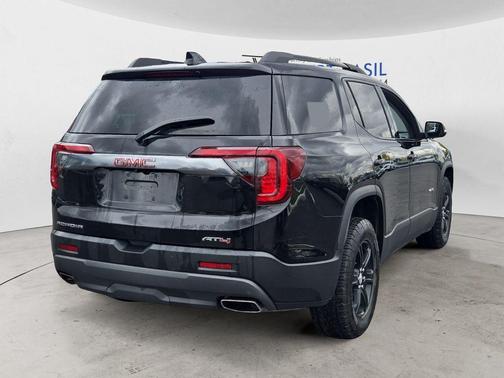 2023 GMC Acadia AWD AT4