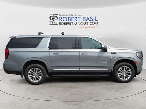 2023 GMC Yukon XL SLT