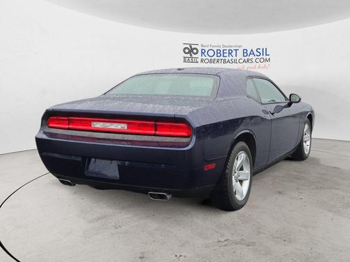 2013 Dodge Challenger SXT