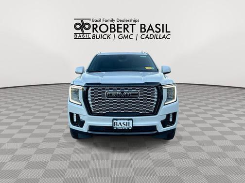 White Frost Tricoat 2023 GMC Yukon XL Denali