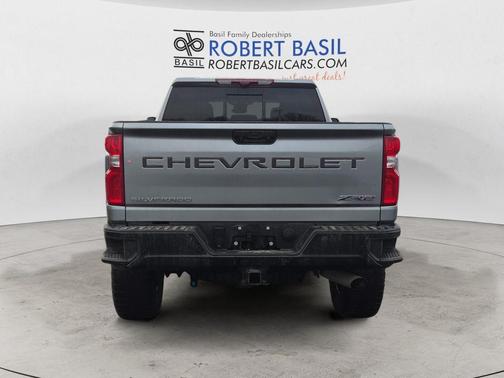 2024 Chevrolet Silverado 2500 4WD Crew Cab Standard Bed ZR2