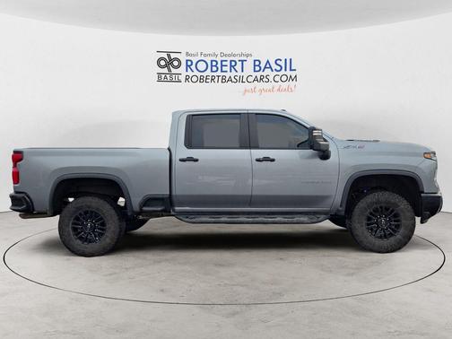 2024 Chevrolet Silverado 2500 4WD Crew Cab Standard Bed ZR2