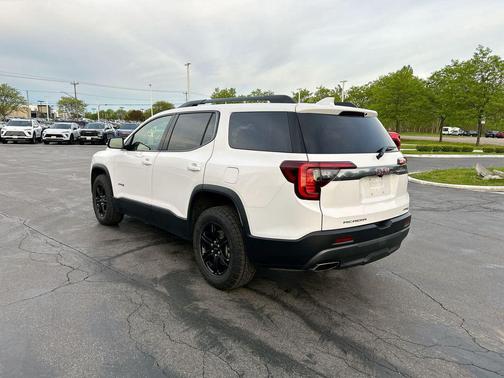 Summit White 2023 GMC Acadia AWD AT4