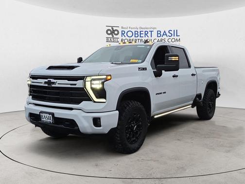 Summit White 2024 Chevrolet Silverado 2500 LT