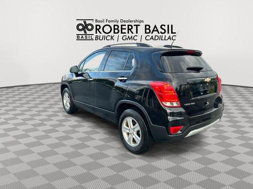 Mosaic Black Metallic 2020 Chevrolet Trax LT
