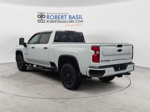 Summit White 2024 Chevrolet Silverado 2500 LT
