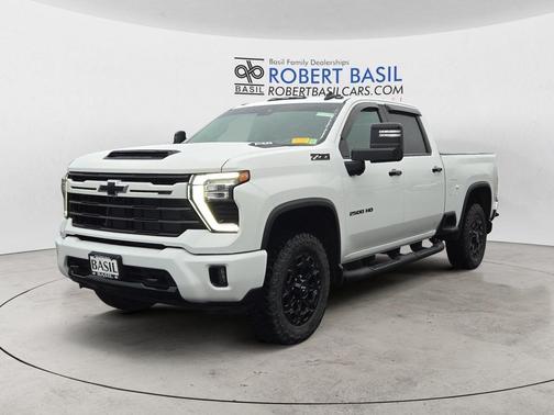 Summit White 2024 Chevrolet Silverado 2500 LT