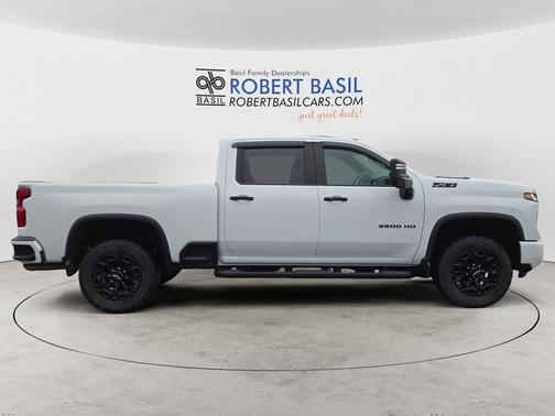 Summit White 2024 Chevrolet Silverado 2500 LT