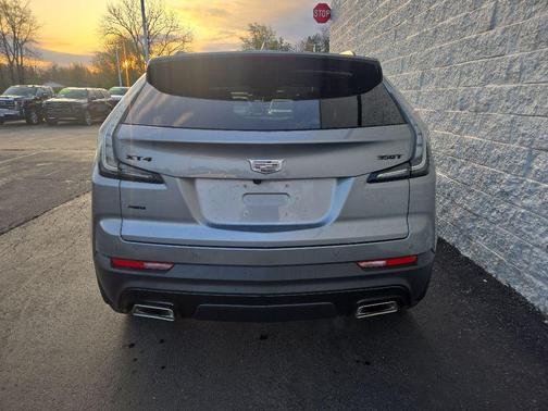Argent Silver Metallic 2023 Cadillac XT4 Sport