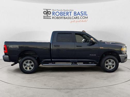 2021 RAM 2500 Big Horn Crew Cab 4x4 6'4' Box