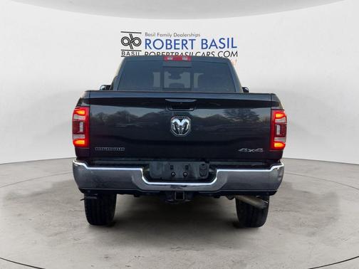 2021 RAM 2500 Big Horn Crew Cab 4x4 6'4' Box