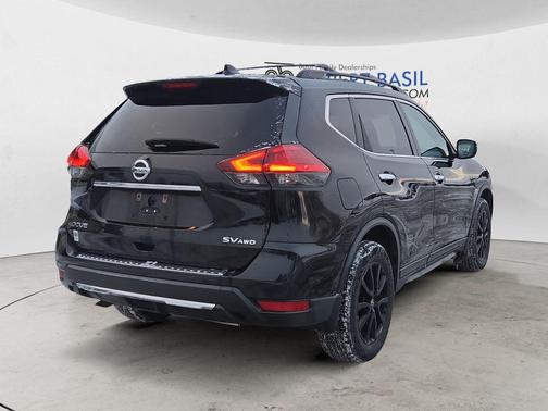 2017 Nissan Rogue SV