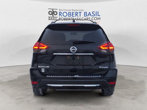 2017 Nissan Rogue SV