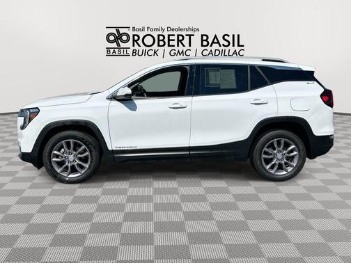 Summit White 2022 GMC Terrain SLT