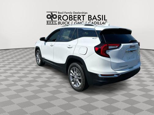 Summit White 2022 GMC Terrain SLT