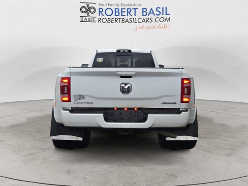 2023 RAM 3500 Limited Crew Cab 4x4 8' Box