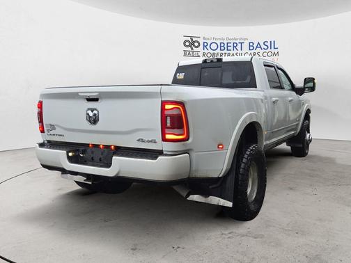 2023 RAM 3500 Limited Crew Cab 4x4 8' Box