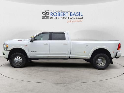 2023 RAM 3500 Limited Crew Cab 4x4 8' Box