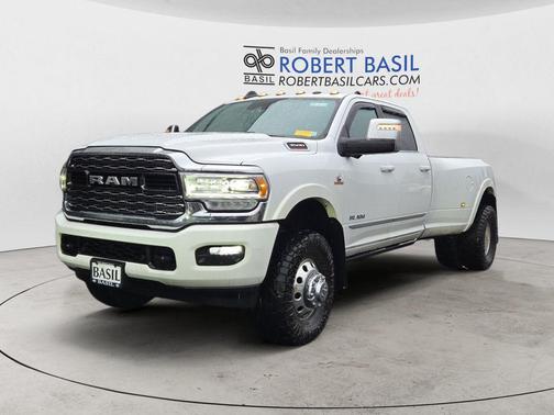 2023 RAM 3500 Limited Crew Cab 4x4 8' Box