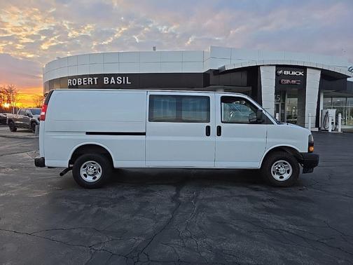 Summit White 2020 Chevrolet Express 2500 Work Van