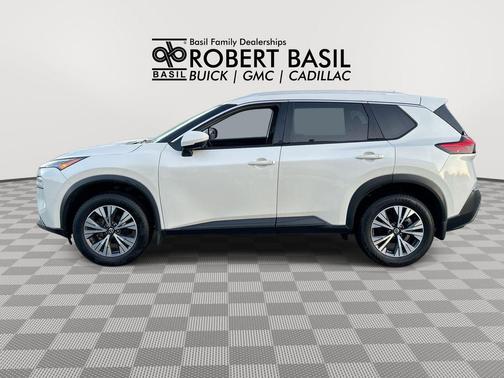 Pearl White Tricoat 2021 Nissan Rogue SV