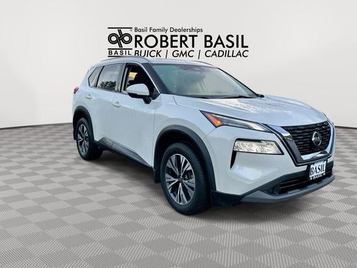 Pearl White Tricoat 2021 Nissan Rogue SV