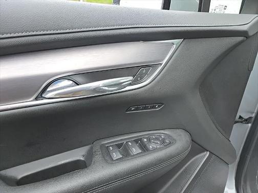 2023 Cadillac XT6 Luxury FWD