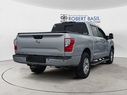 2017 Nissan Titan SV