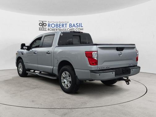 2017 Nissan Titan SV