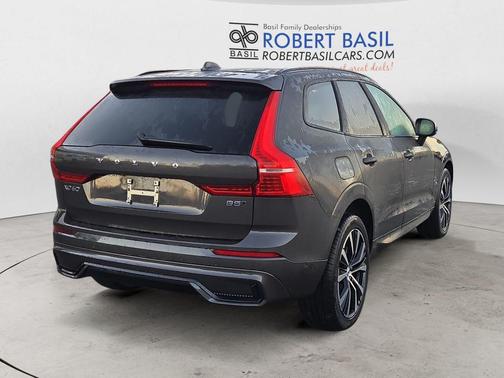 2025 Volvo XC60 B5 Plus