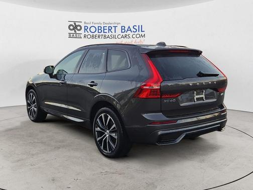 2025 Volvo XC60 B5 Plus