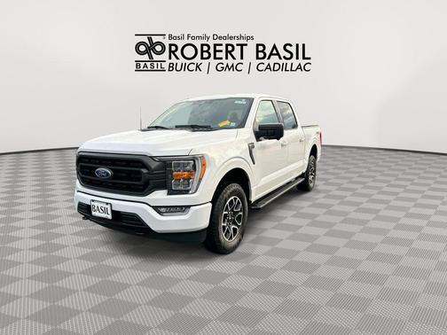 Oxford White 2023 Ford F-150 XLT