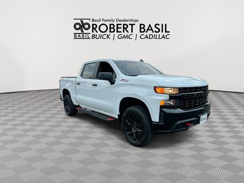 Summit White 2022 Chevrolet Silverado 1500 Limited Custom Trail Boss
