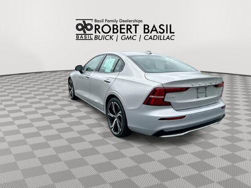 Silver Dawn Metallic 2024 Volvo S60 B5 Core Dark Theme