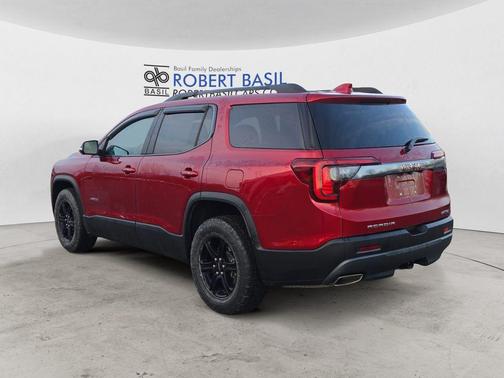 2023 GMC Acadia AWD AT4
