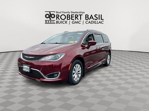 Velvet Red Pearlcoat 2019 Chrysler Pacifica Touring L